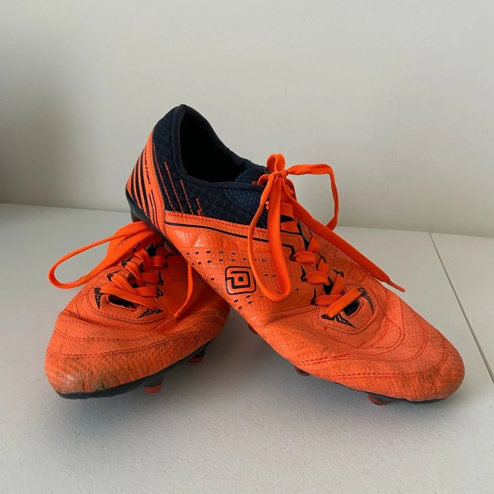 Dream‎ Pairs men’s athletic cleats — size 9